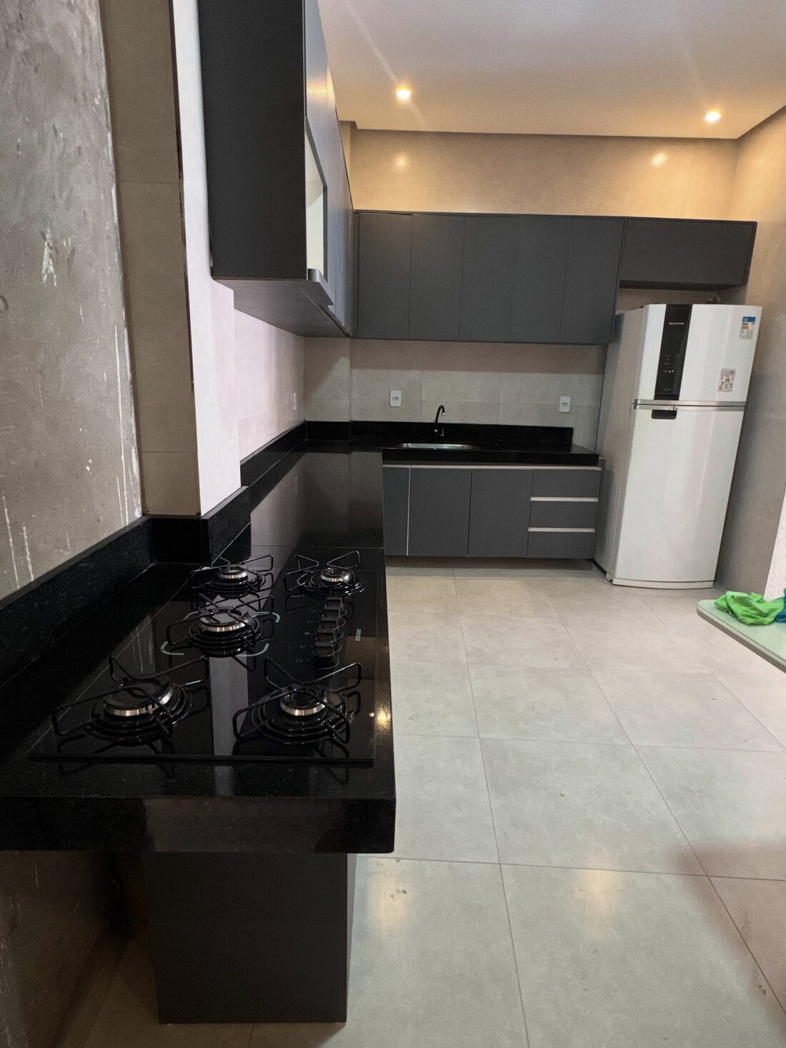 Cozinha com granito preto